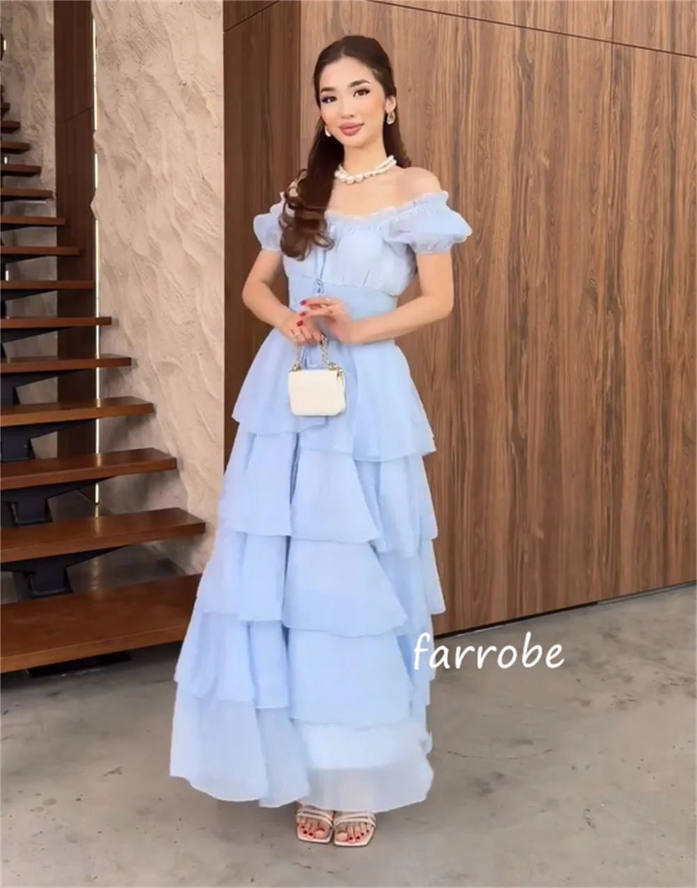 Aangepaste Chinese stijl chiffon plooi A-lijn off-the-shoulder midi-jurken op maat gemaakte gelegenheid beroemdheid hoge kwaliteit