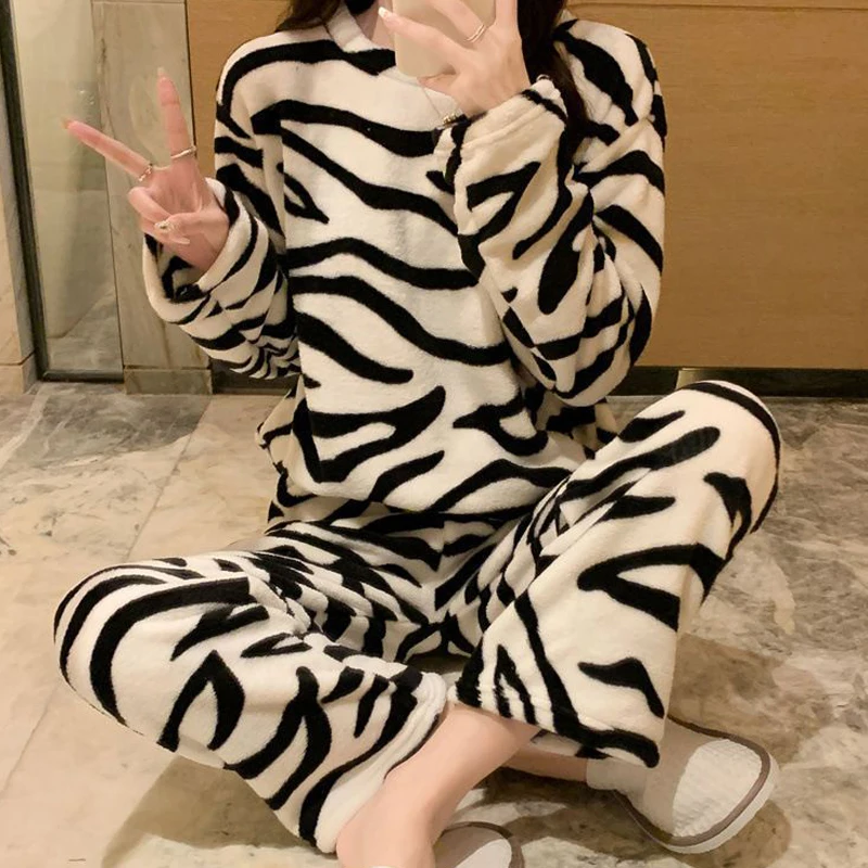 Zebra Stripes Sleepwear Women Pajama Sets Fleece Pants Sets 2 Pieces Winter Piiama Korean Night Wears Long Sleeve Warm Home Suit