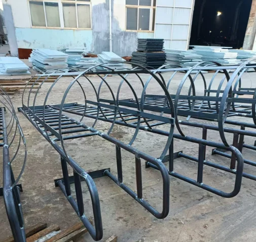 บันไดหนีภัยฉุกเฉินแบบเคลือบผงเหล็กชุบสังกะสีสำหรับภายนอกอาคาร ป้องกันสนิม