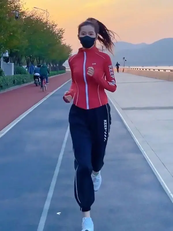 

Модный повседневный спортивный комплект, женский спортивный костюм для бега на открытом воздухе, брюки-джат Qui Dry, одинаковые брюки из полиэстера, длинная молния све