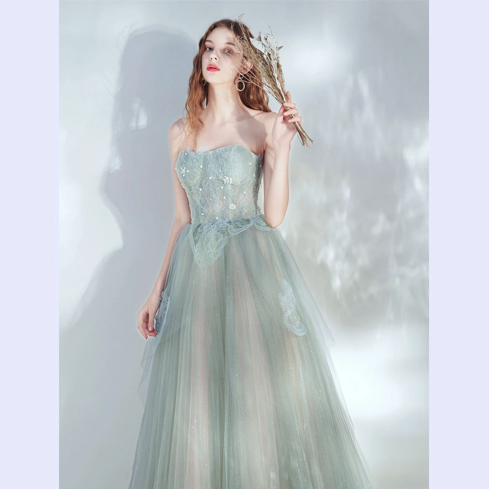 

Green Luxury Celebrity Dress Strapless Boat Neck A-line Applique Sleeveless Sequins Lace Embroidery Women Formal Party Prom Gown