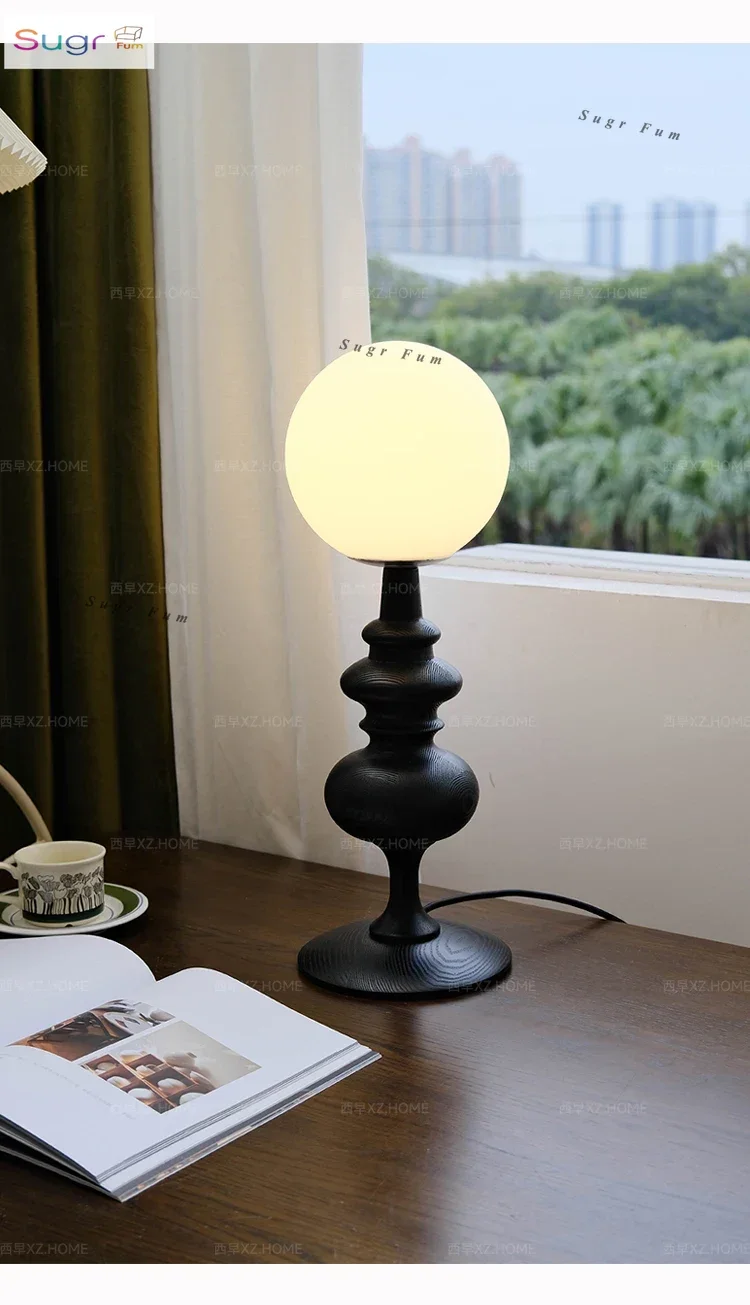 

Western early medieval silent wind ash wood atmosphere lamp American French retro new Chinese bedroom bedside lamp