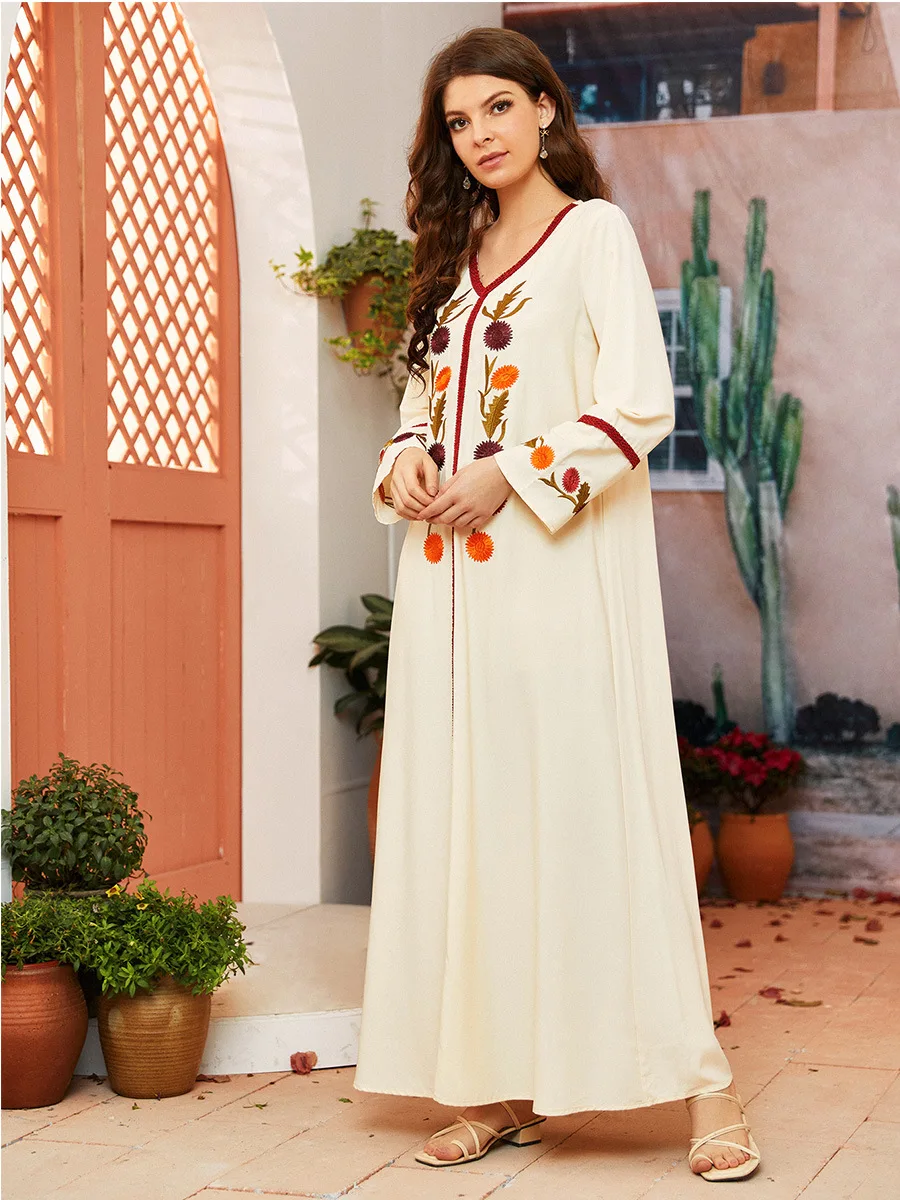 

M-4XL Fashionable Long Dress Temperament Embroidery Ethnic Style Loose Waist Abaya