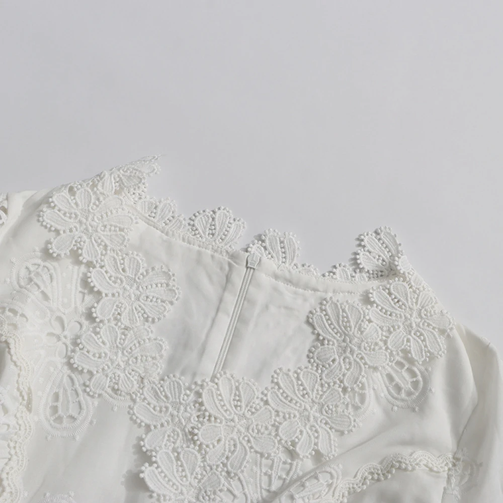 Vintage Court Style Short Dress 2025 New Design 3D Cut-Out Lace Pattern V-Neck Flared Sleeve Dress