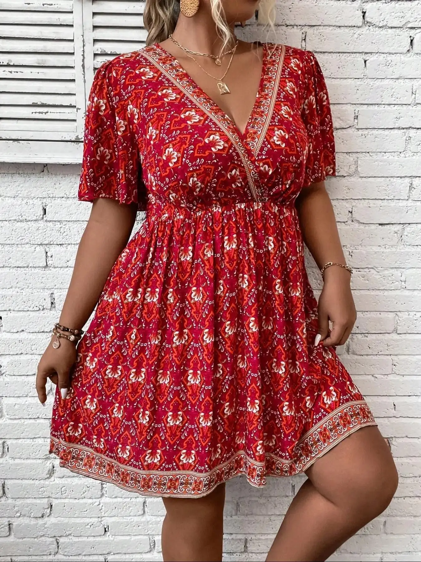 【Plus Size】 Kombinezon z kwiatowym nadrukiem i dekoltem w szpic, kombinezon z krótkim rękawem w stylu boho na wakacje na plaży, odzież damska plus size dla Su