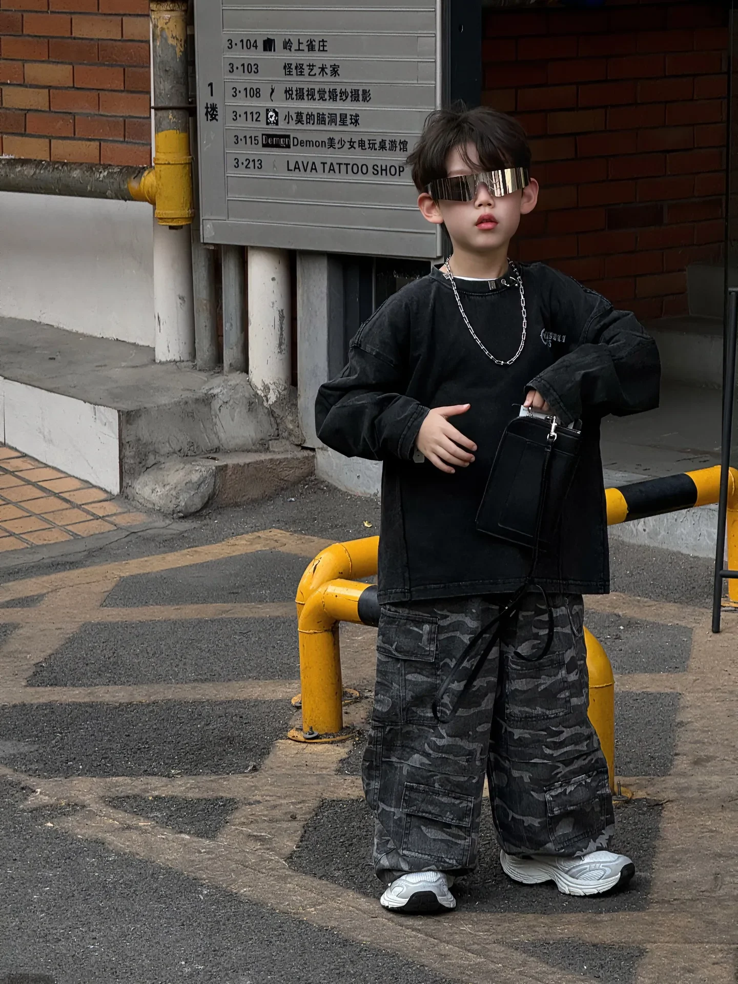 

New Boy Fashion American Style Camouflage Overalls Fashionable Casual Loose Kids Handsome Pants Children Clothes 2025 Spring