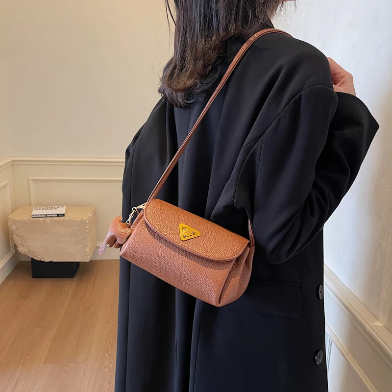 

Classic Fashion Versatile Women's Retro Single Shoulder Crossbody Chain Bag Simple Casual PU Leather Commuting Storage Bags