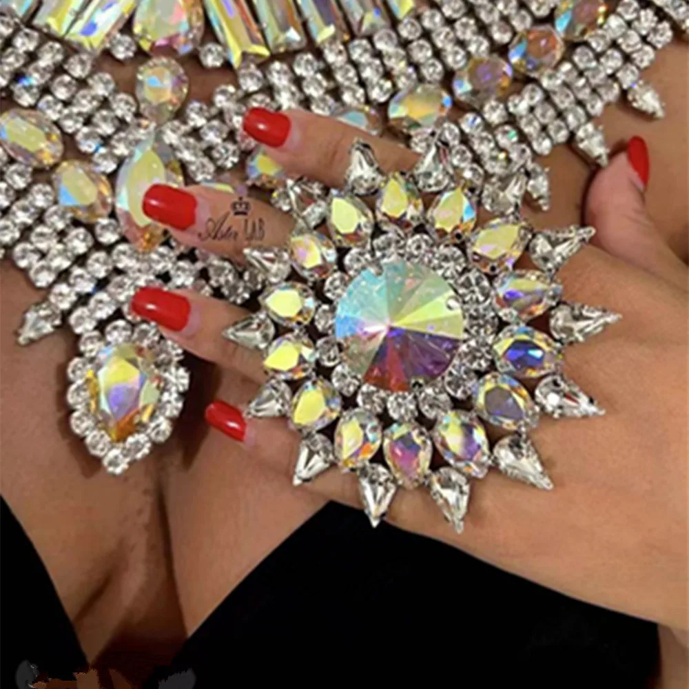 Gorgeous Rhinestone Oversized Round Geometric Finger Ring Wedding Jewelry for Women Crystal Adjustable Open Cuff Ring Hand Gift