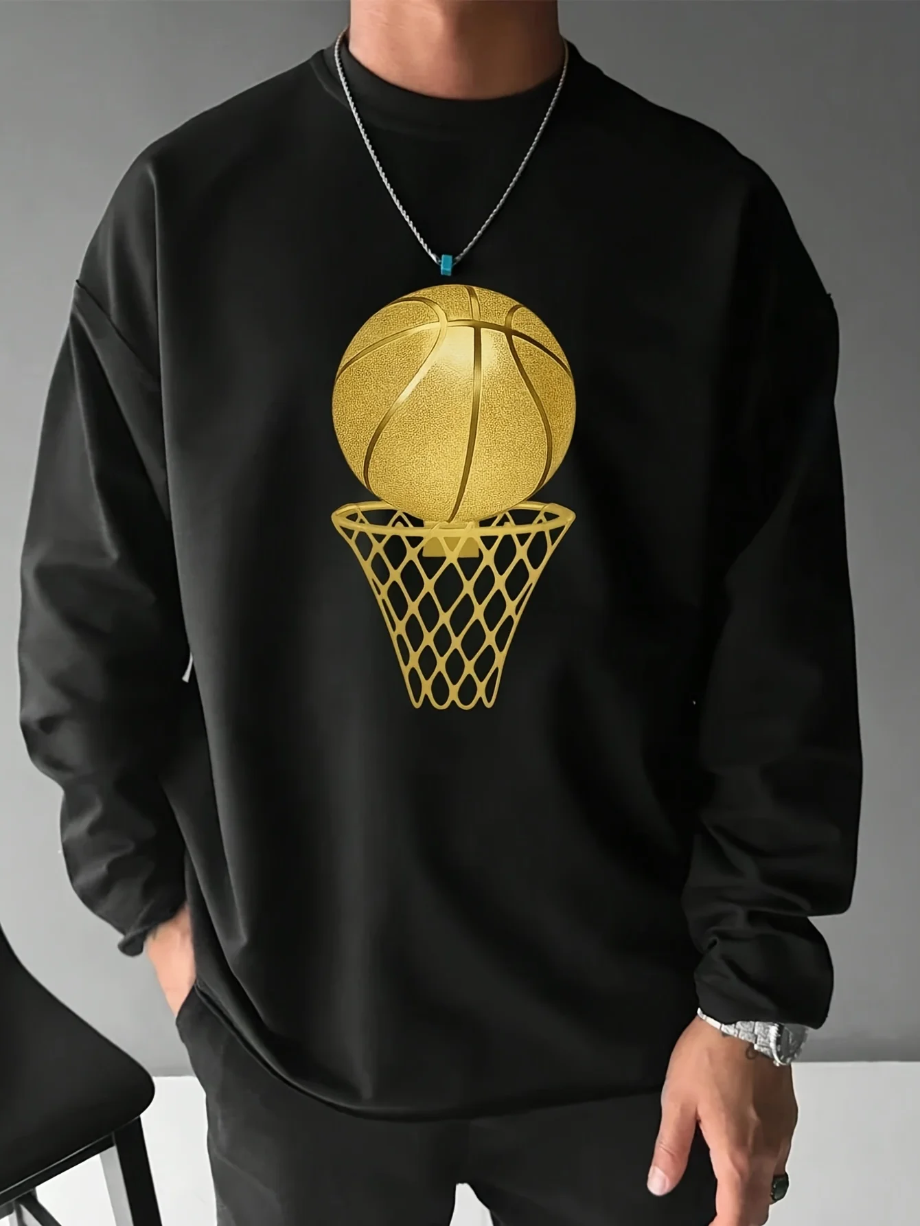 Men's Basketball T-Shirt - Golden Hoop & Net Print Long Sleeve Crew Neck, Black Sportswear, Breathable All-Season Comfort for Casual & Court Wear, Machine Washable (Basketball Enthusiast Outfit)