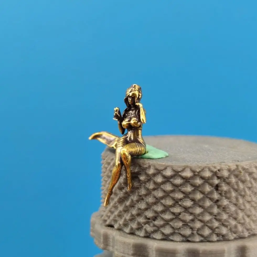 النحاس جاسوس لعب الأدوار عمل نموذج لجسم سيارة لعبة عرض قطعة شوكة الأميرة تمثال مصغر