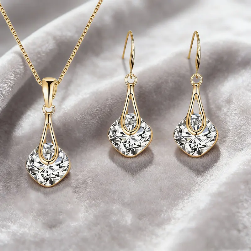 Elegant Ladies' Jewelry Set with Water Droplet Pendant Necklace and Earrings, Suitable for Daily Wear and Holiday Gatherings