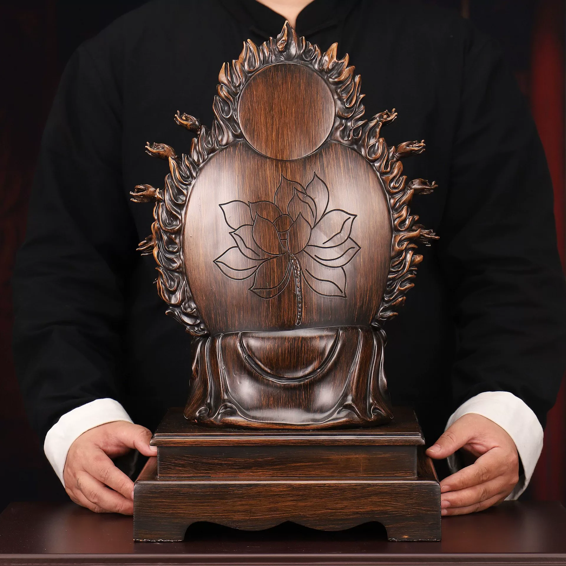 Goddess of Mercy Bodhisattva Ornaments Attract Wealth Thousand-handed Goddess of Mercy Statue Craft Home Decor Office Gift
