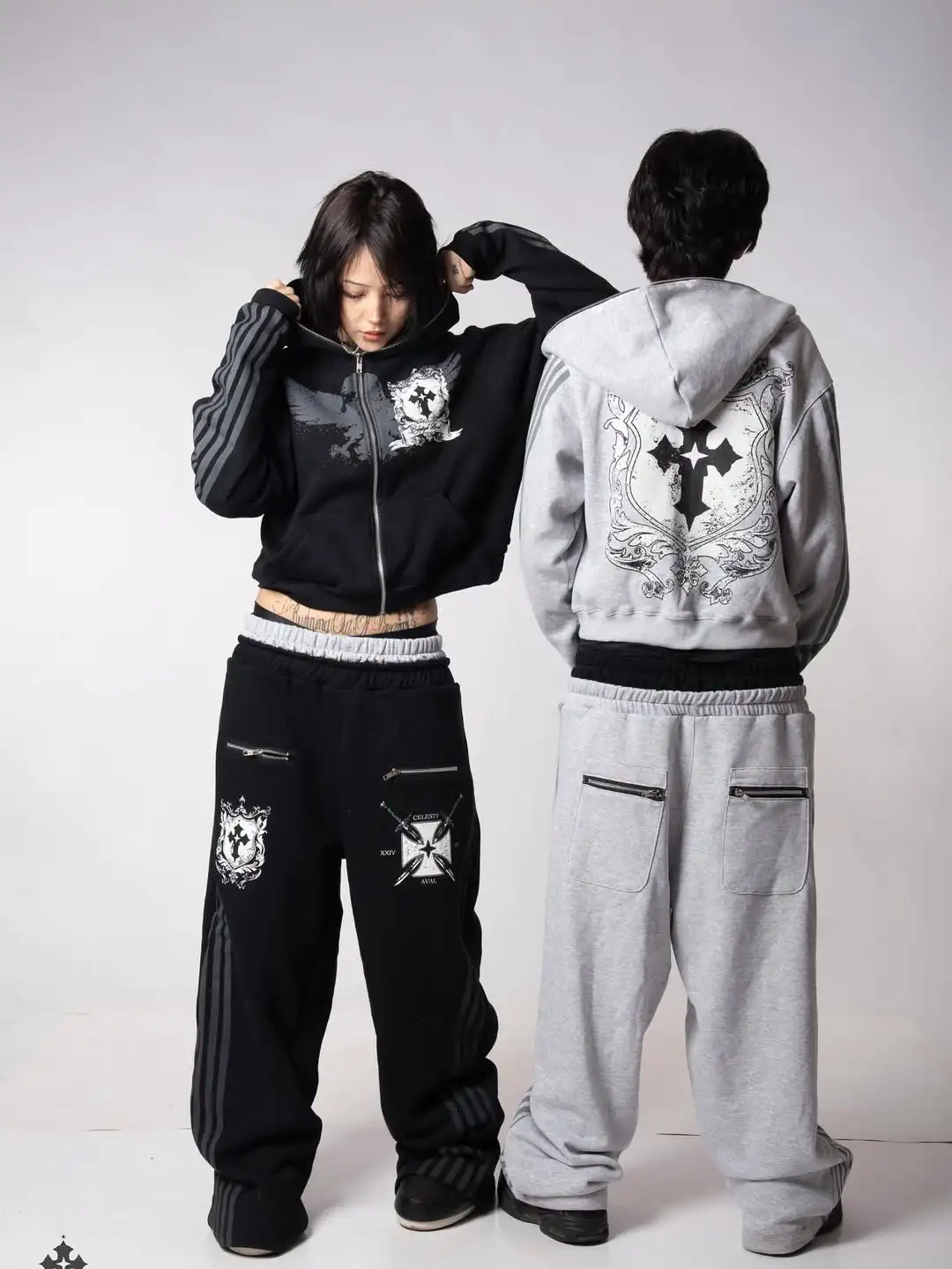 

2025 Классический модный стиль, толстовка с капюшоном на молнии и спортивные штаны, комплекты из двух предметов, повседневные спортивные необходимые базовые комплекты спортивной одежды, новые комплекты