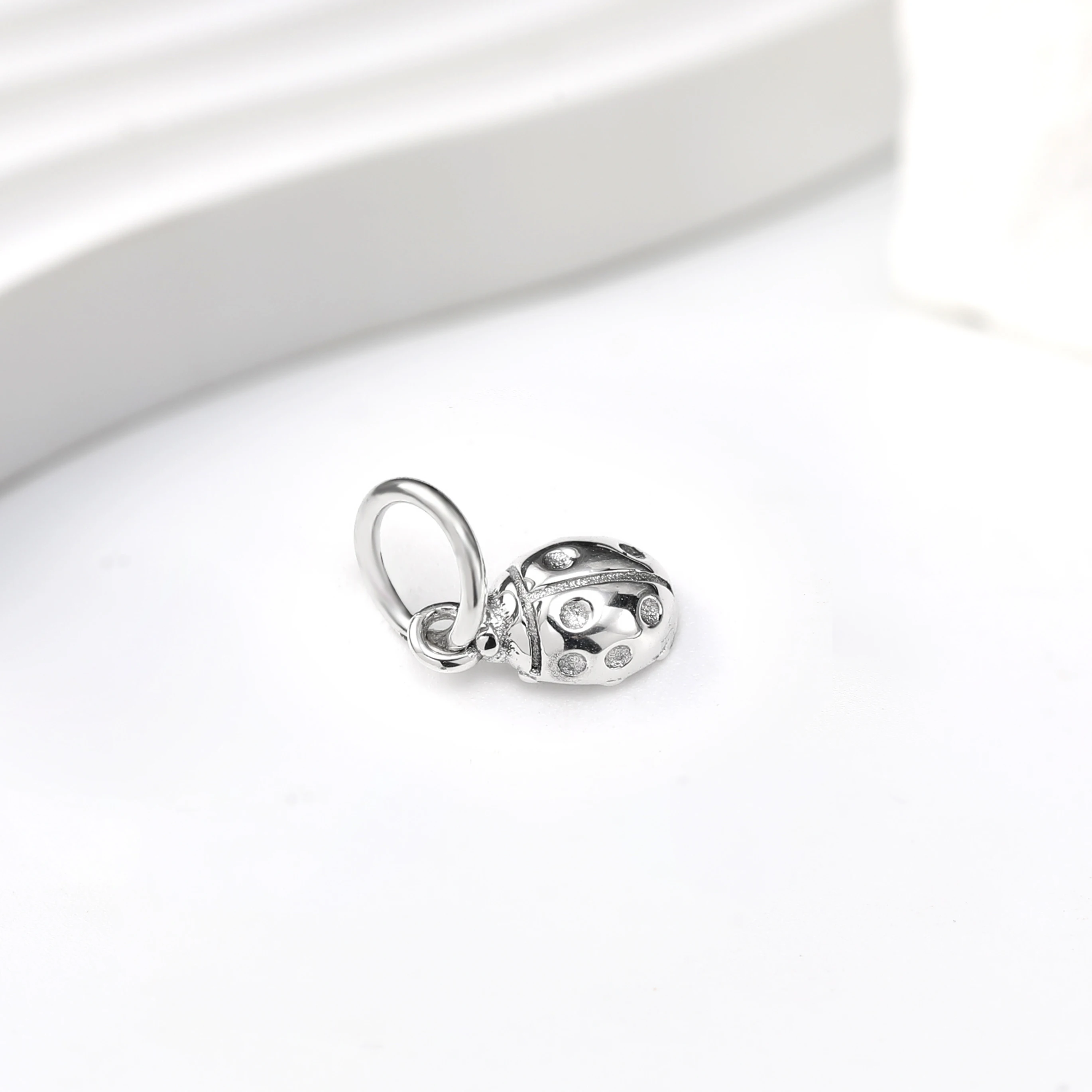 S925 سحر جيمس أفيري الخنفساء