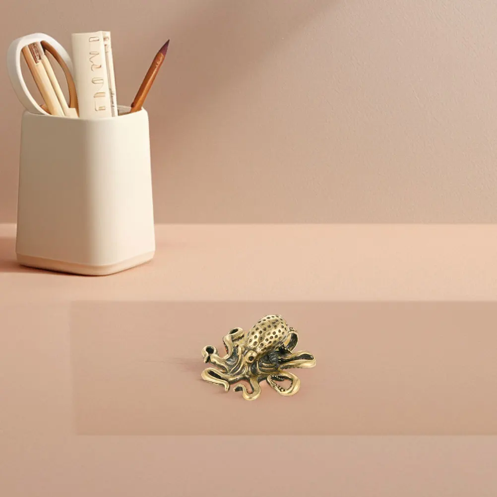 

2pcs Octopus nament Mini Statue Home Office Animal Themed Animal Decor Marine Octopus Statue Decor Brass Figurines