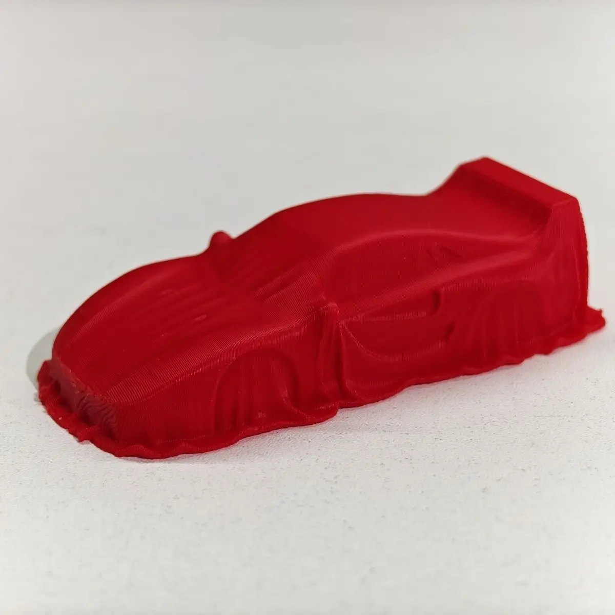 

Миниатюрная модель автомобиля F40 в масштабе 1:64 с красным тканевым покрытием, диорамы и реквизит для демонстрации