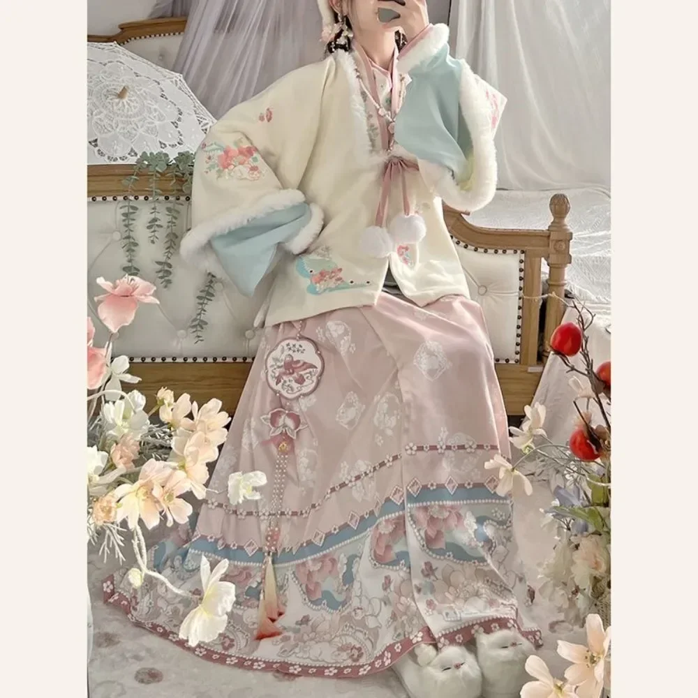 ตรุษจีน, ปีมังกร, ฤดูหนาว Hanfu, ที่ใส่ปากการาชวงศ์หมิง, เสื้อผ้า Hanfu ปักแบบดั้งเดิมของจีน, ตุ๊กตา mamia