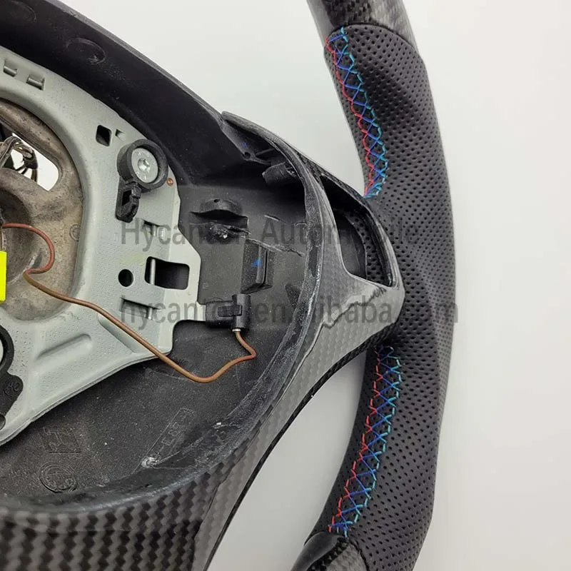 عجلة قيادة من ألياف الكربون من الجلد المثقوب عالية الجودة أداء M لعجلة القيادة E90 #4