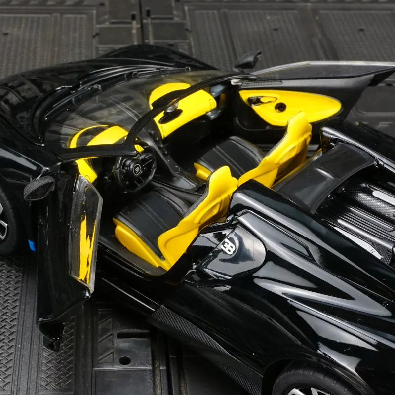 

1:24 simulation Bugatti Mistral alloy car model supercar doors and hood can be opened rich details, fine workmanship
