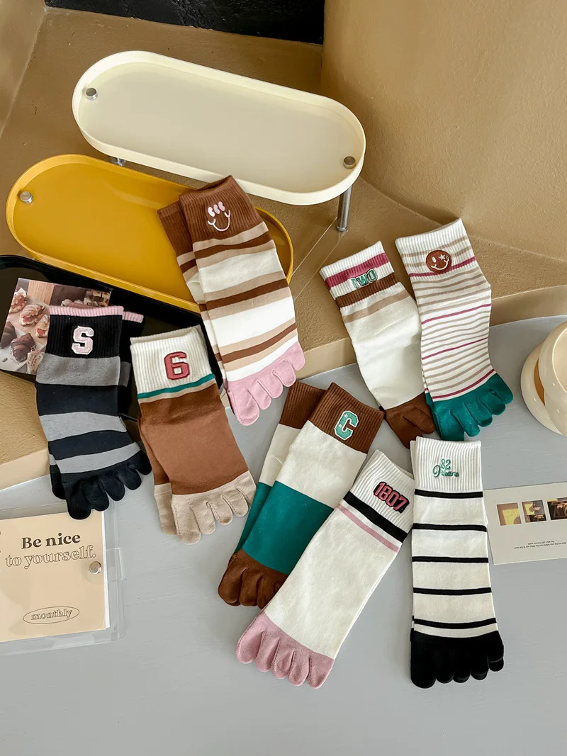 New Five-Finger Ladies Breathable Sweat-Absorbing Mid-Tube Split-Toed Socks Cute Cartoon Student Girl Socks