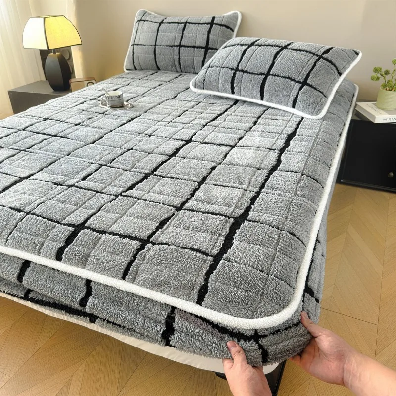 Jacquard Solid Color Plaid Fitted Sheet Thickened Padded Autumn and Winter Warm Bed Cover Three-Piece Set