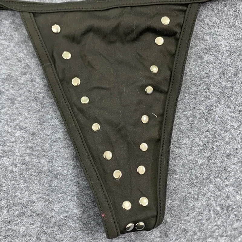 طراز كوري ذو ميزات مميزة، وأشرطة يومية بسيطة ومتعددة الاستخدامات، وتصميم بيكيني مليء بالإحساس