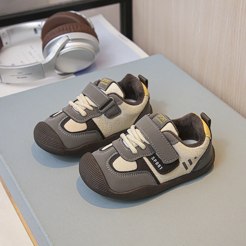 2025 أحذية مشي بتصميم عصري للأطفال أحذية رياضية مضادة للانزلاق أحذية كاجوال للأولاد والبنات أحذية رياضية للفصول الأربعة #5