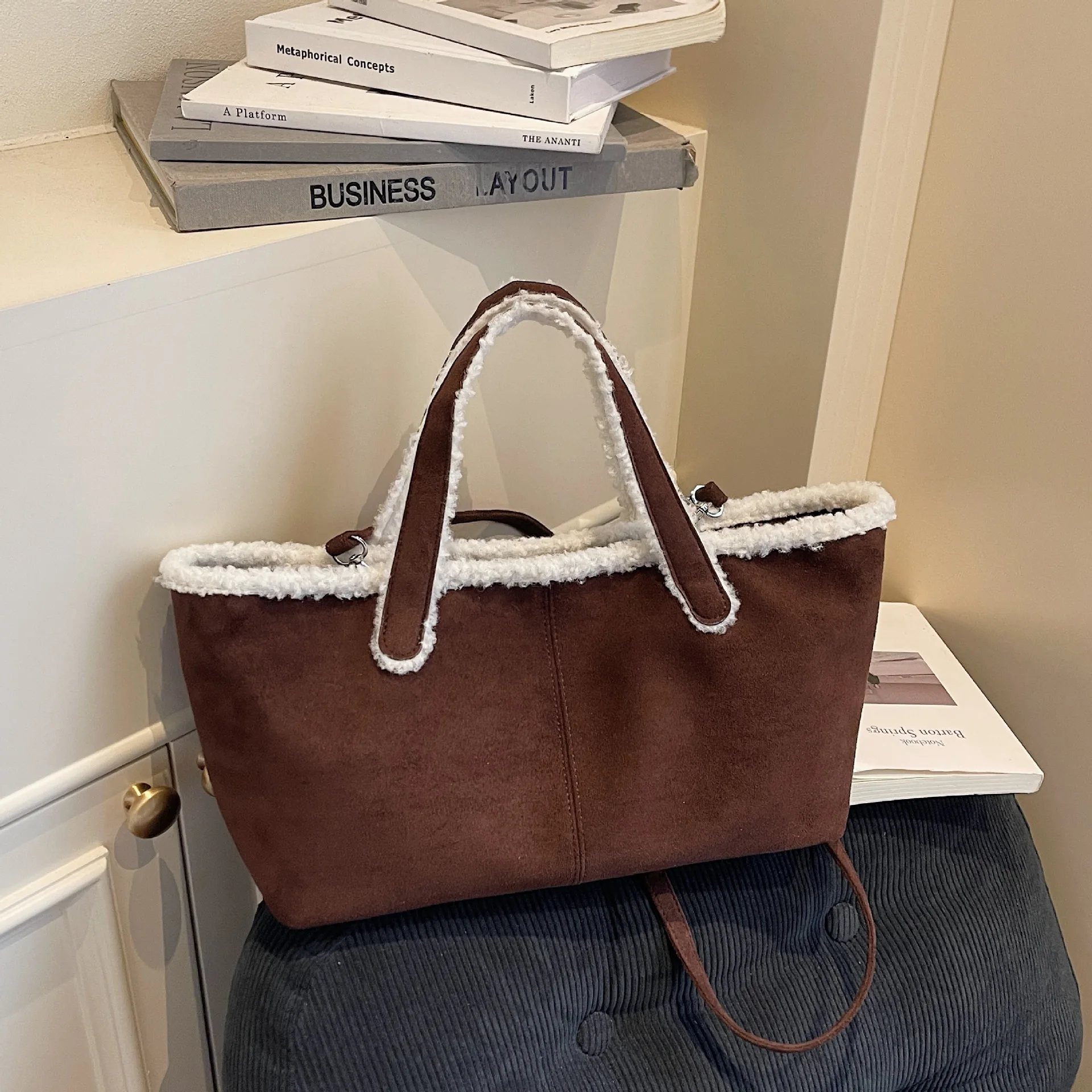 

Большая сумка через плечо в стиле ретро, сумка для смешанных номеров, модная пригородная сумка, мягкий ремешок из искусственной кожи, застежка-молния, ежедневное использование