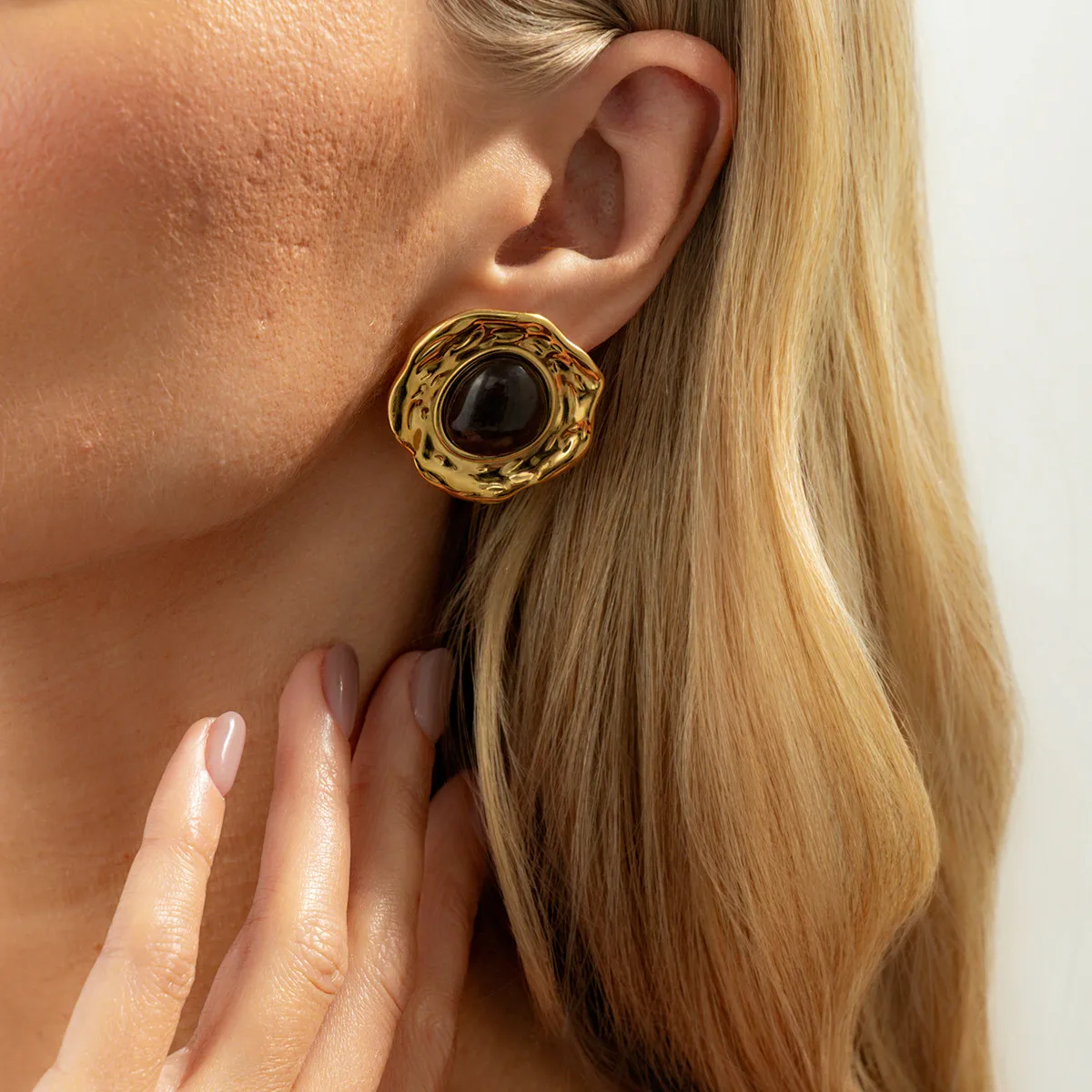 SHIXIN Vintage Inlaid Resin Big Round Stud Earrings for Women Elegant Irregular Geometric Gold Color Earrings Jewelry Accessory