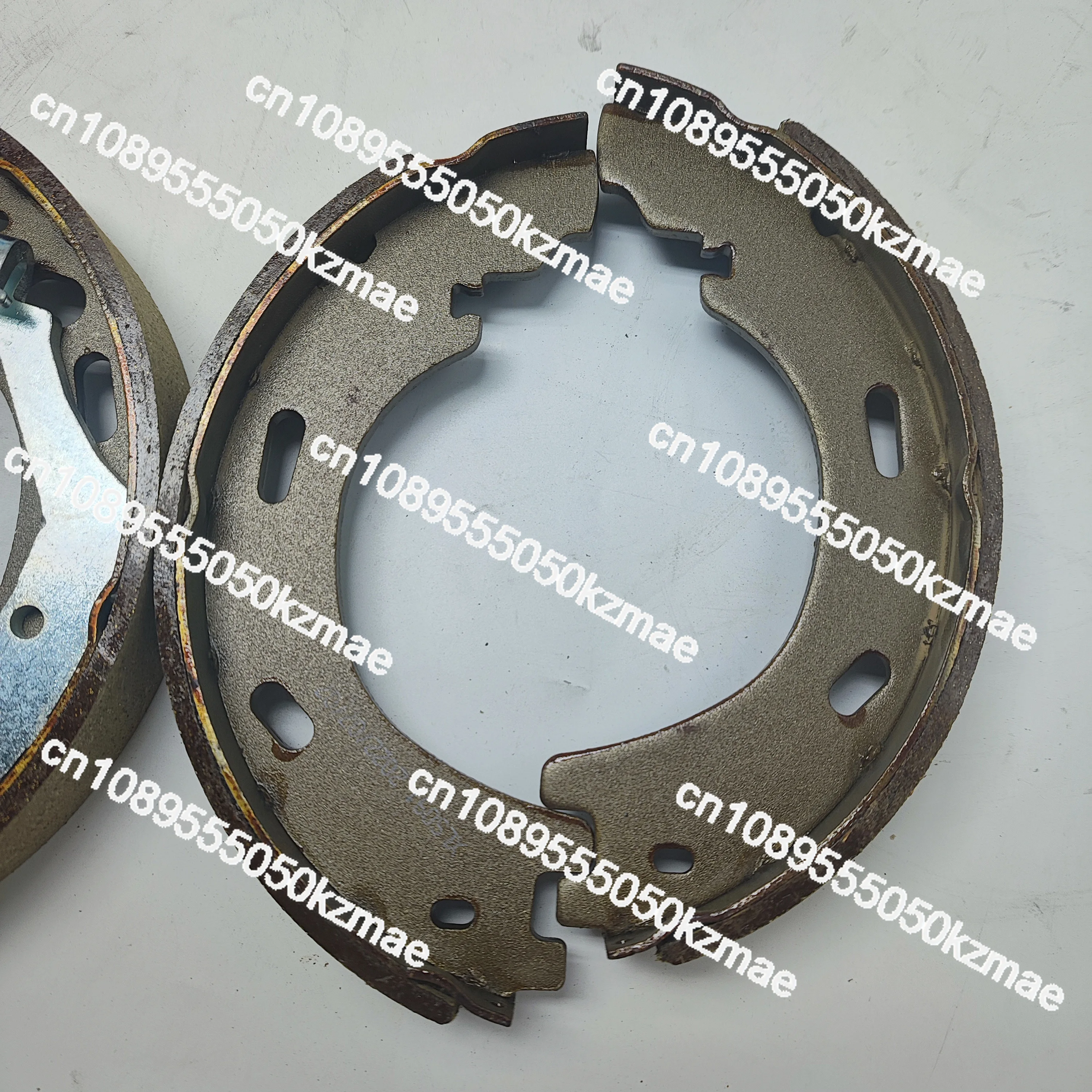 مجموعة وسادات الفرامل الالتقاط LDV T60 |   استبدال حذاء الفرامل الخلفية # C00089219 C00089218