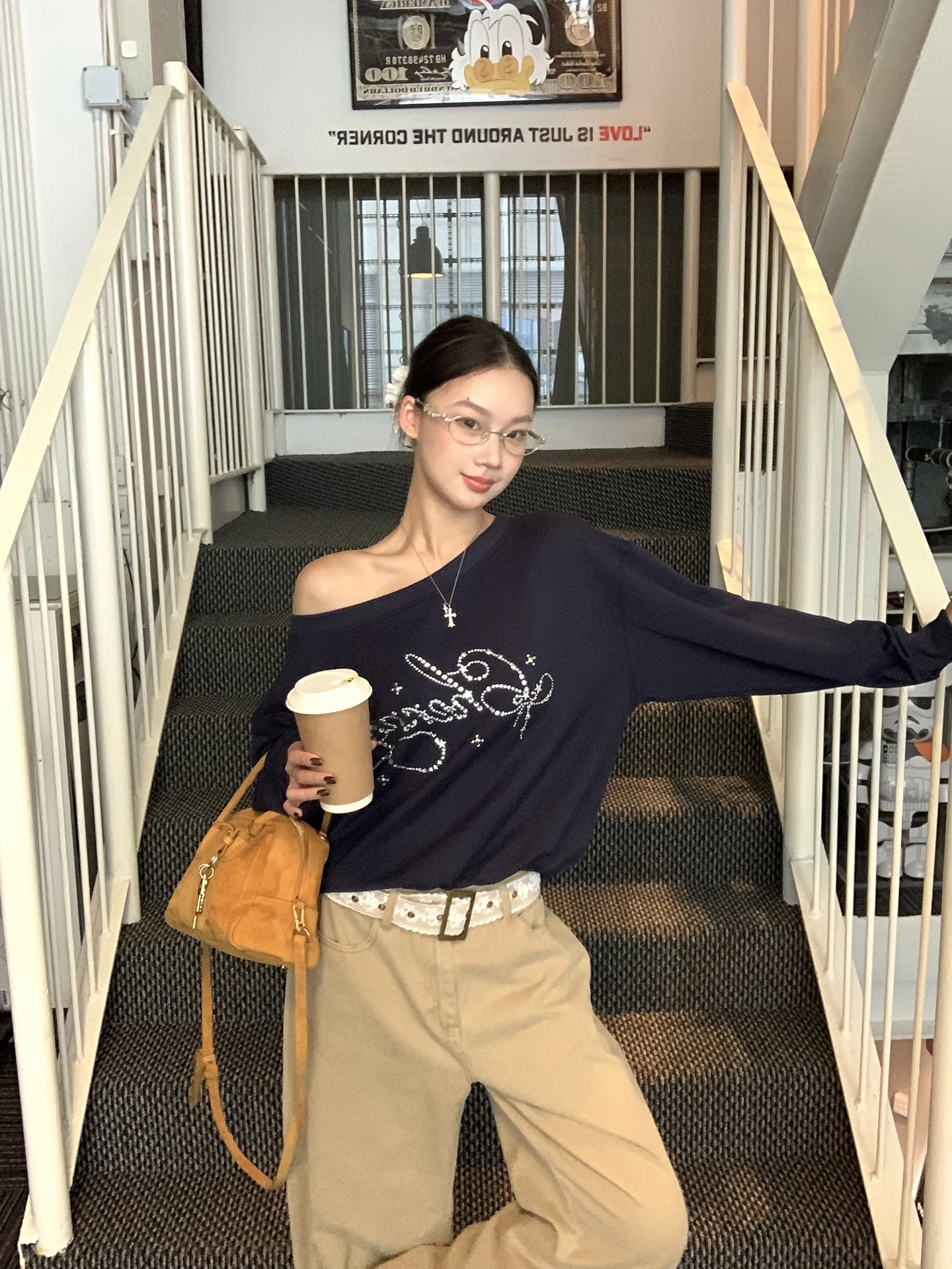 Czerwona bluza Celebri Jaet damska nowość 2025 oversize amerykański styl bez kaptura odkryte ramiona długi rękaw bawełna poliester