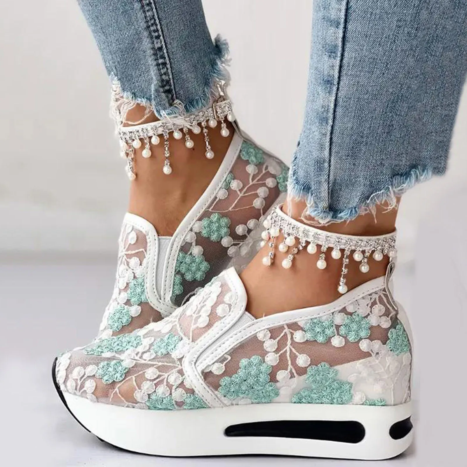 Ladies Fashion Breathable Lace Mesh Flower Embroidery Round Head Thick Bottom Comfortable Casual Shoes Pearl Crystal Shoes