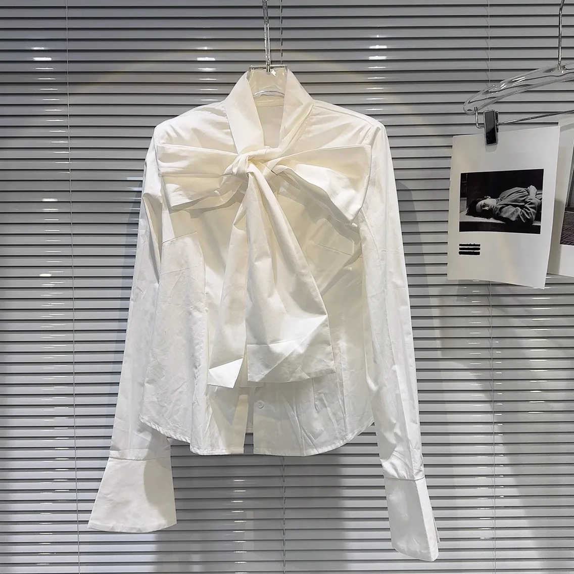 เสื้อผู้หญิงทรงตรง แขนยาว สไตล์ฝรั่งเศส ผ้าระบายอากาศ ดีไซน์ผูกโบว์สีพื้น เรียบหรู ดูอ่อนเยาว์
