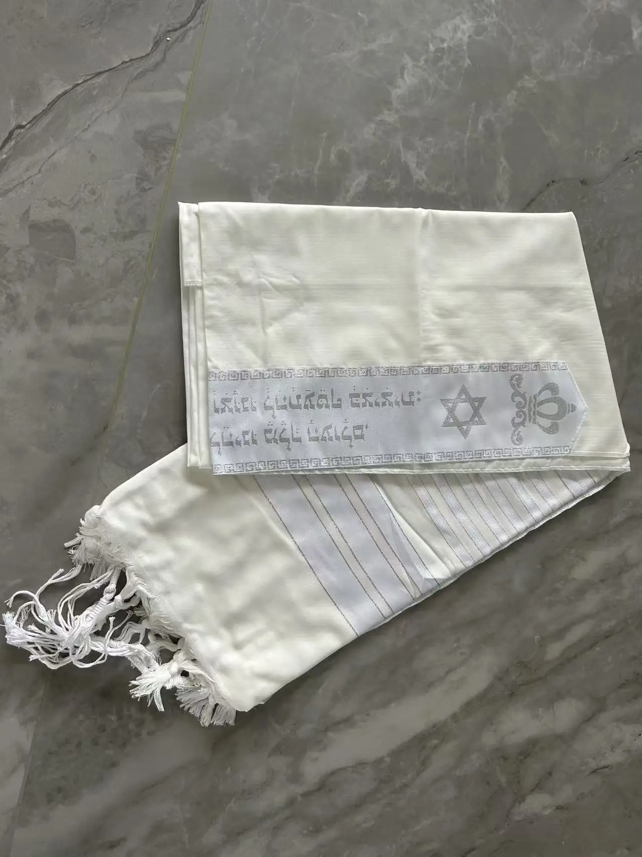 Scialle di preghiera ebraico Tallit 140x190 cm per uomo donna con strisce bianche argento Benedizione Talit sulla fascia da collo Sciarpa israeliana Tallis