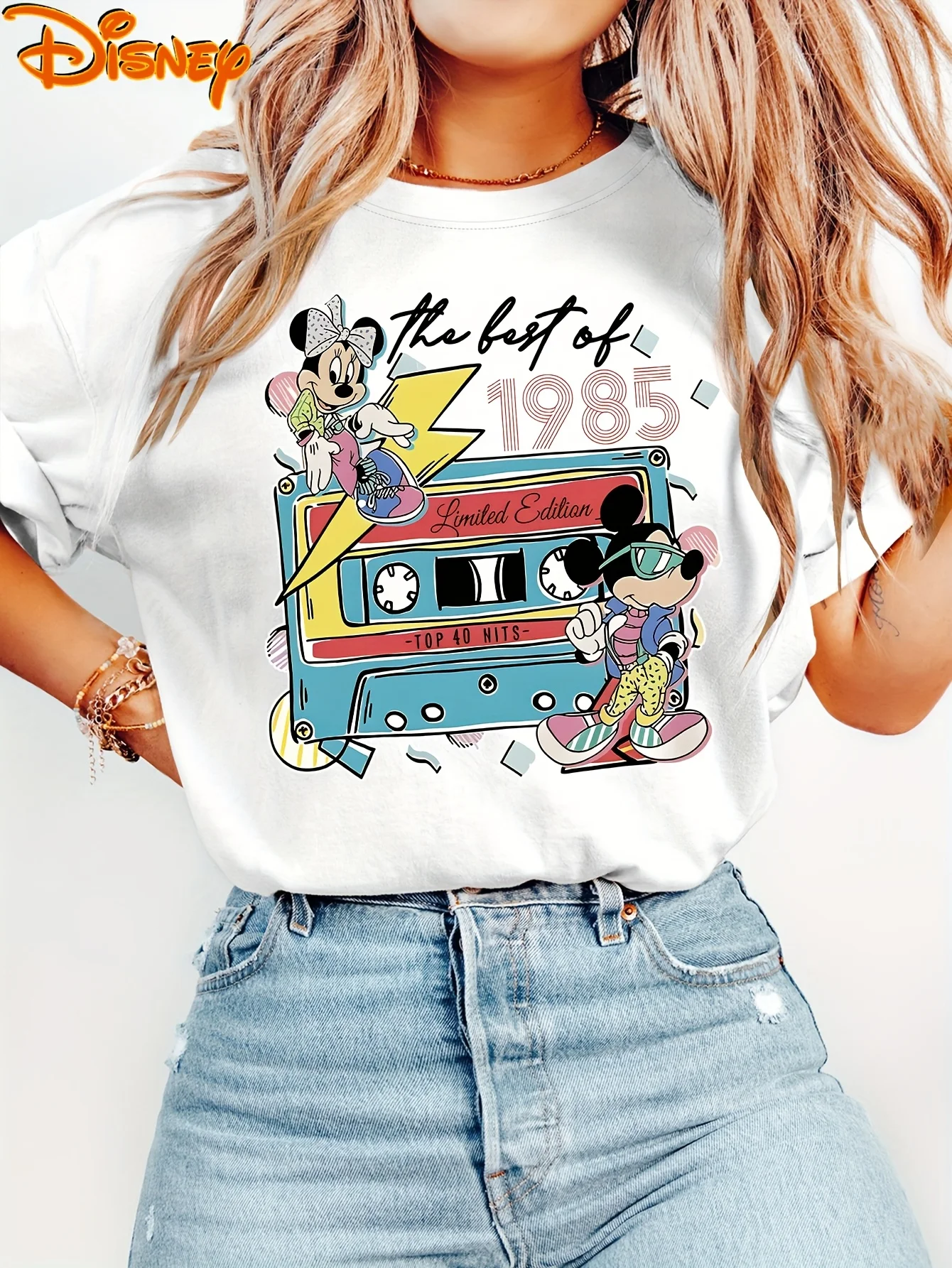 

Disney Pattern T-shirt - Specially Designed "Best of 1985" with Mickey and Minnie Mouse, Paired with Vintage Glasses