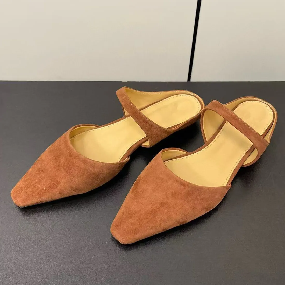 

Lazy person kicks in spring and summer 2025 new M ü ller cool mop flat toe half slippers for women's outdoor wear