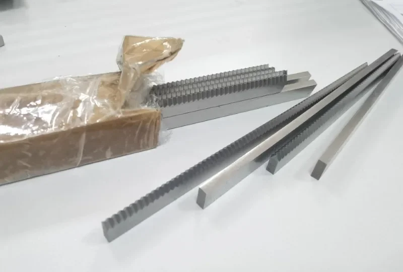 ماكينة تغليف الوسائد شفرة سكين زهرة مسننة ملحقات سبيكة عالية الصلابة. قطعة واحدة