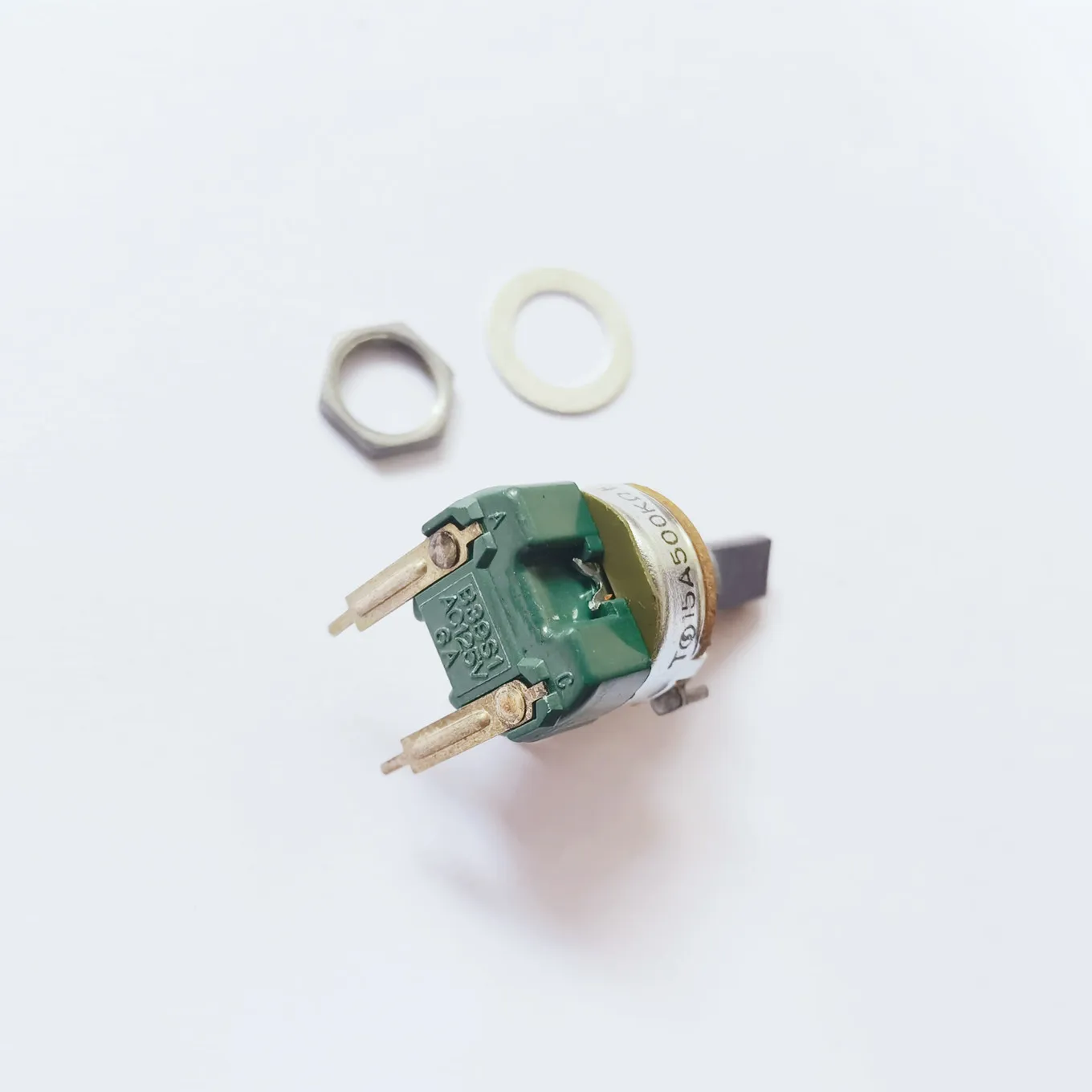 Original new 100% 2K 100K 500K B39S1PHD B39S1 AC125V 3A 6A with switch single potentiometer