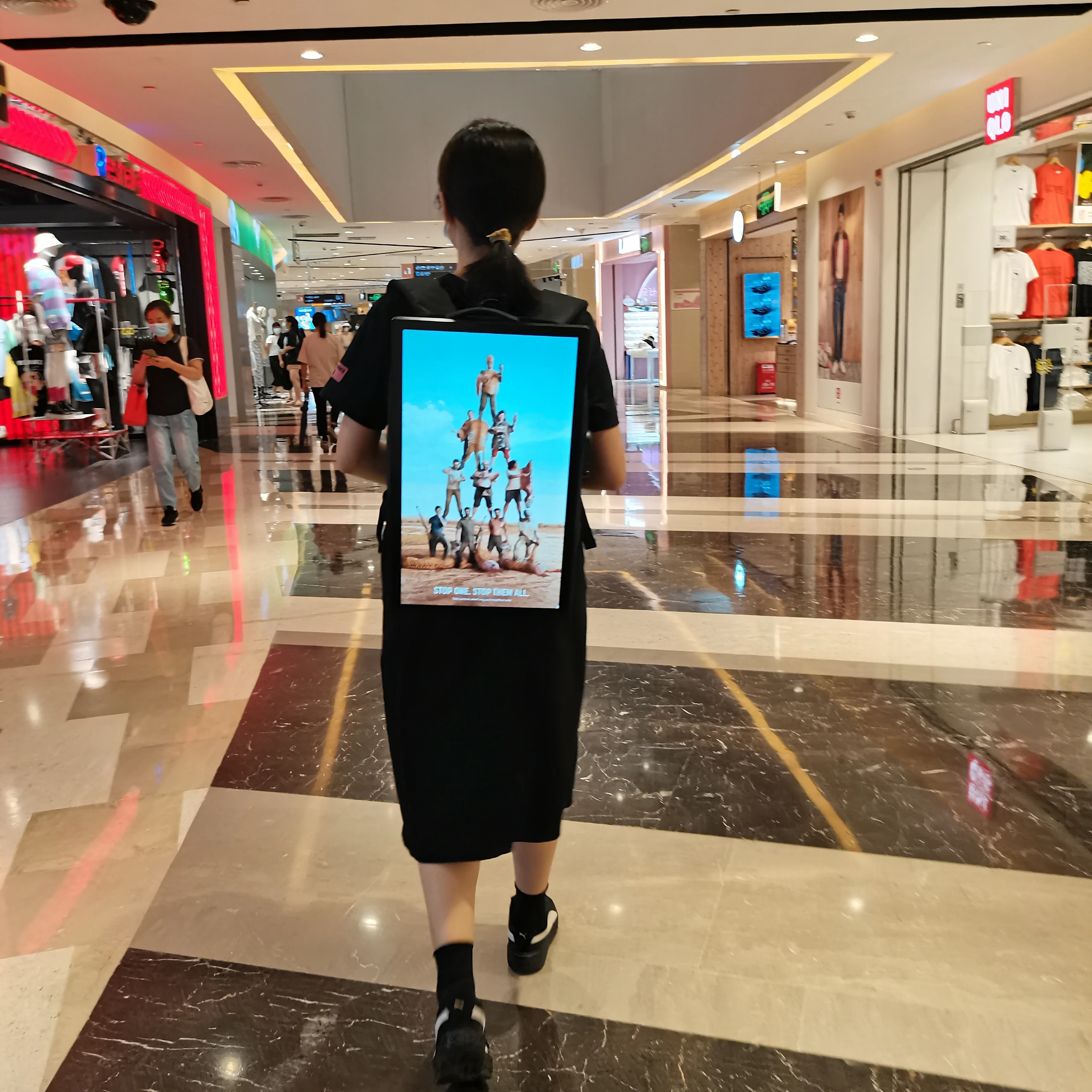 

21.5 Inch Outdoor Moving Message LED Walking Advertising Backpack Billboard Human Walking Billboard LED Billboard