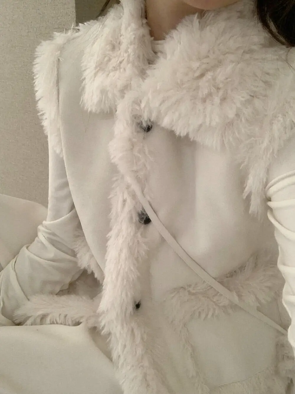 Chaleco de piel peluda y cuero para mujer, bolso cruzado con cuello de muñeca, diseño de otoño e invierno, longitud Regular de poliéster