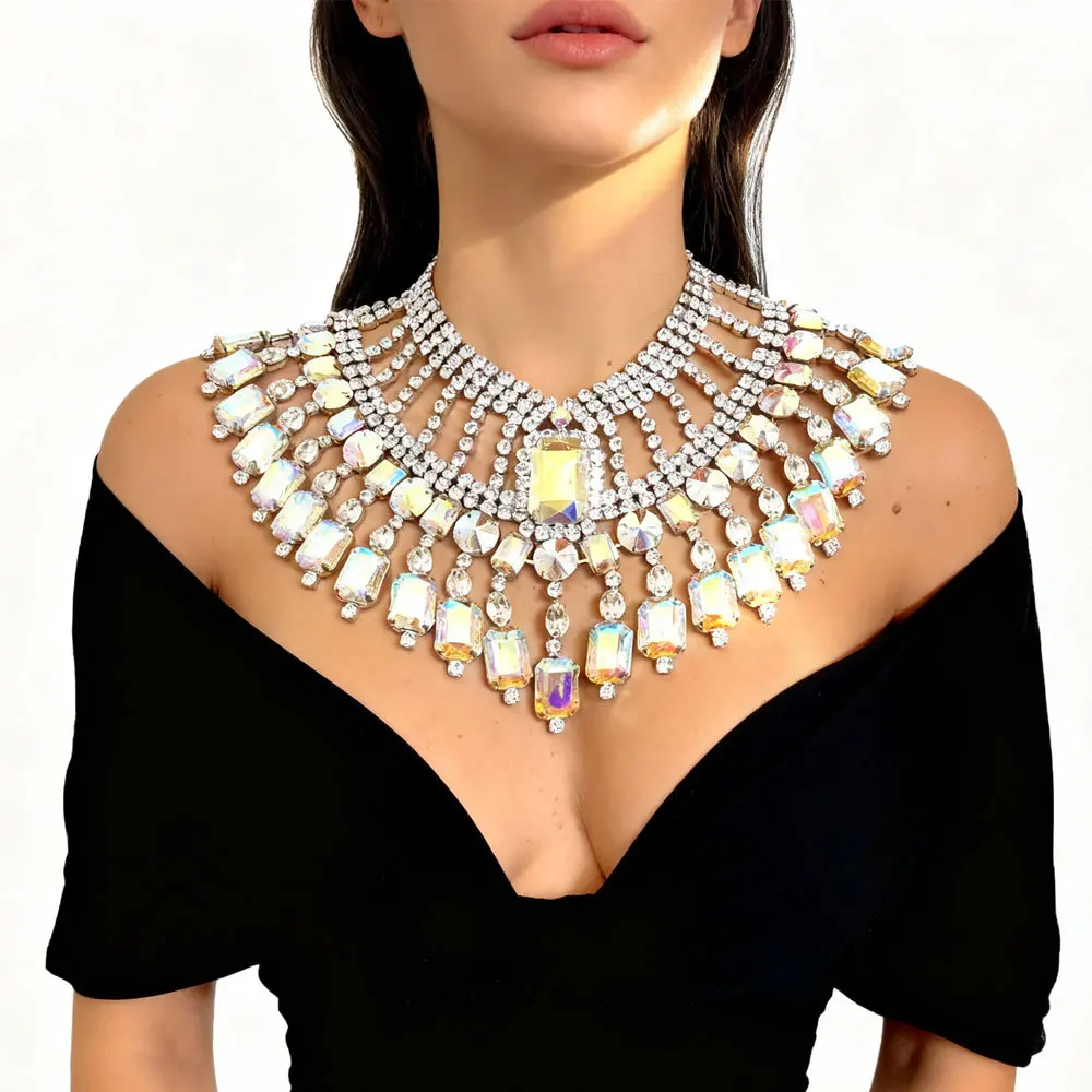 Extravagante Halskette Fora, Meistverkaufte Modische Diamant-Halsketten für Damen, Hochwertige Accessoires mit Raffiniertem Stil – Detail 4