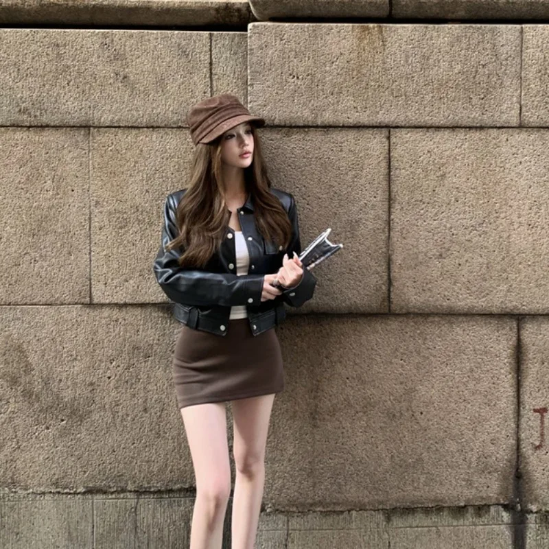 เสื้อโค้ทหนังผู้หญิง Bla Motorcycle Sle ort Jaet รุ่นใหม่ประจำฤดูใบไม้ร่วงปี 2025 สไตล์ Sle ature Heart-Mind แบบคลิปออนระดับไหล่