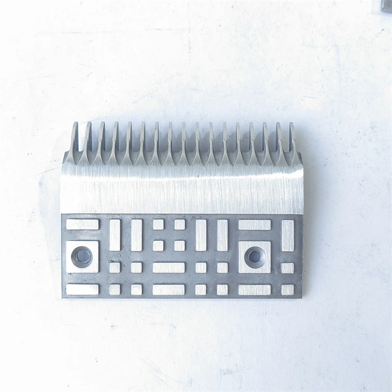 OE-5E 453Y6 Escalator Comb Aluminium 17 Teeth 143*108mm