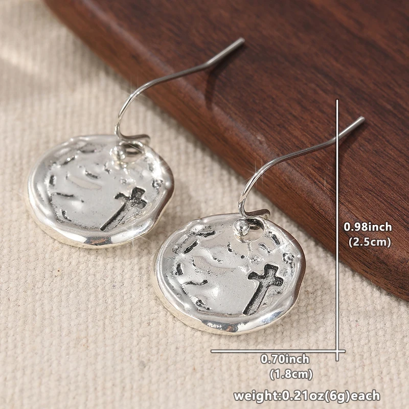 Vintage Silberfarbene Unregelmäßige Kreisförmige Metall-Ohrringe mit Gravurmuster für Damen – Detail 1