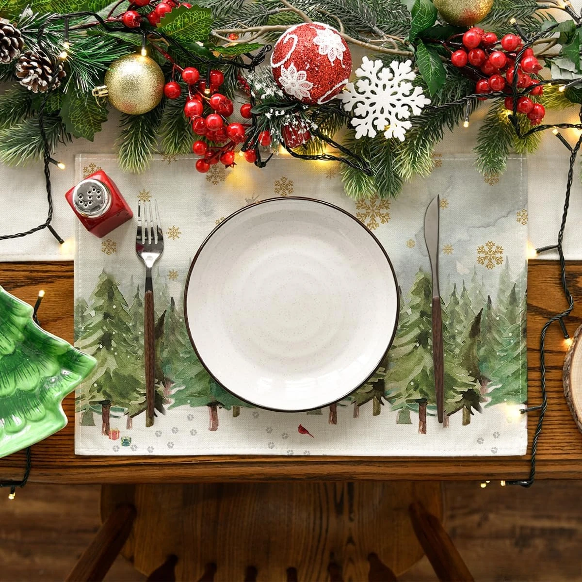 Christmas Snowflakes Xmas Trees Linen Placemats Set Table Decor Winter Xmas Holiday Table Mats for Kitchen Dining Xmas Decor