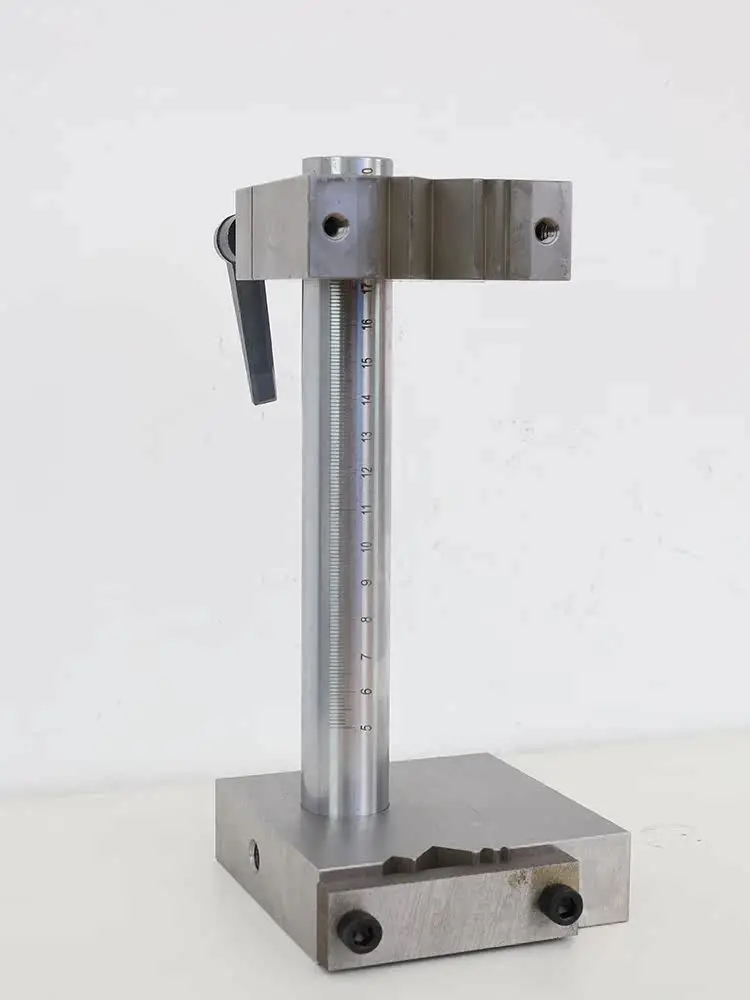 Cutting and grinding thimble fixture, special clip for hardware mold grinding machine, thimble support needle flat top tool