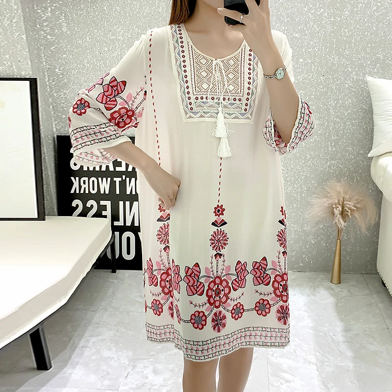 Abito da spiaggia Boho ricamato in cotone sciolto stile etnico Abito longuette estivo casual con nappe a fiori