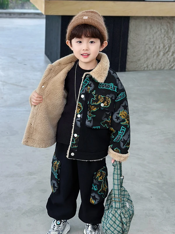 

Джинсовый комплект из джинсовой тюре и брюк на подкладке Thiened Fce для мальчиков с точечным меховым воротником на осень-зиму, модная повседневная спортивная одежда