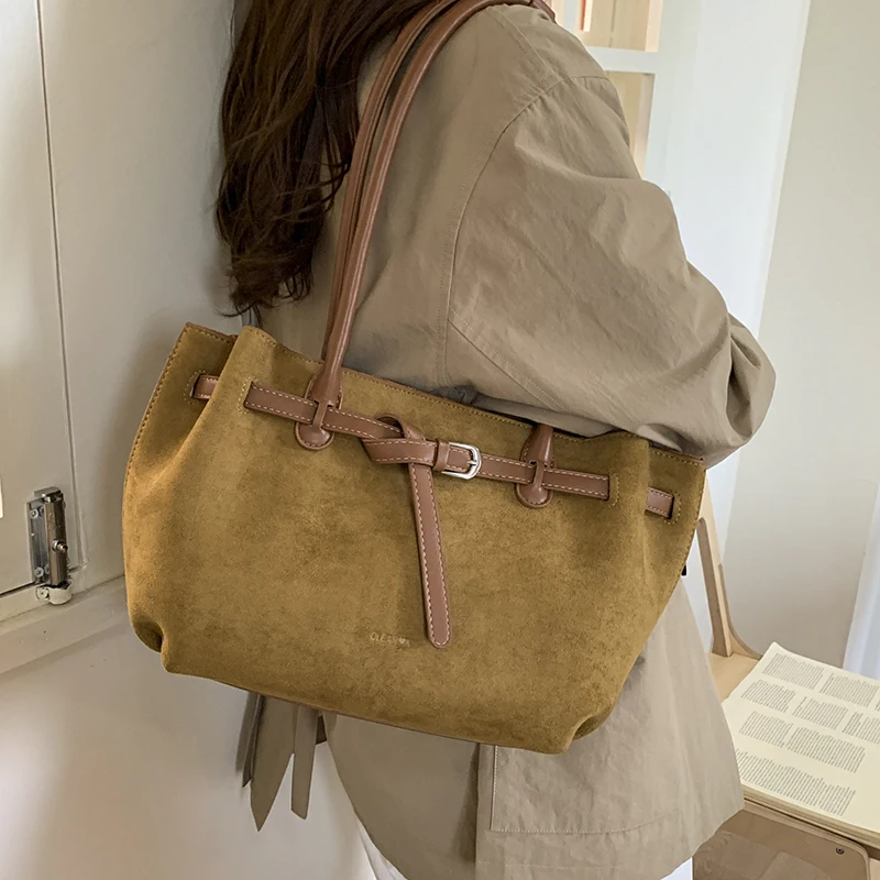 

Fall Winter New Retro Large Capaci Women's Casual Commuting Tote Bag Women Soft PU Leather Versatile Daily Shopper Shoulder Bag