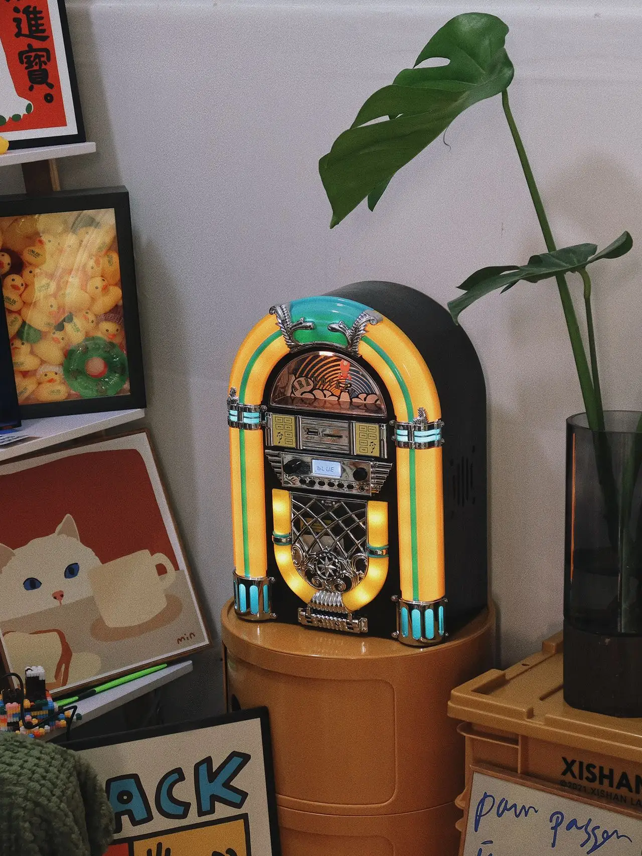 American Arkrocket Retro Bluetooth Desktop CD Player, Jukebox Desktop Lighting Sound